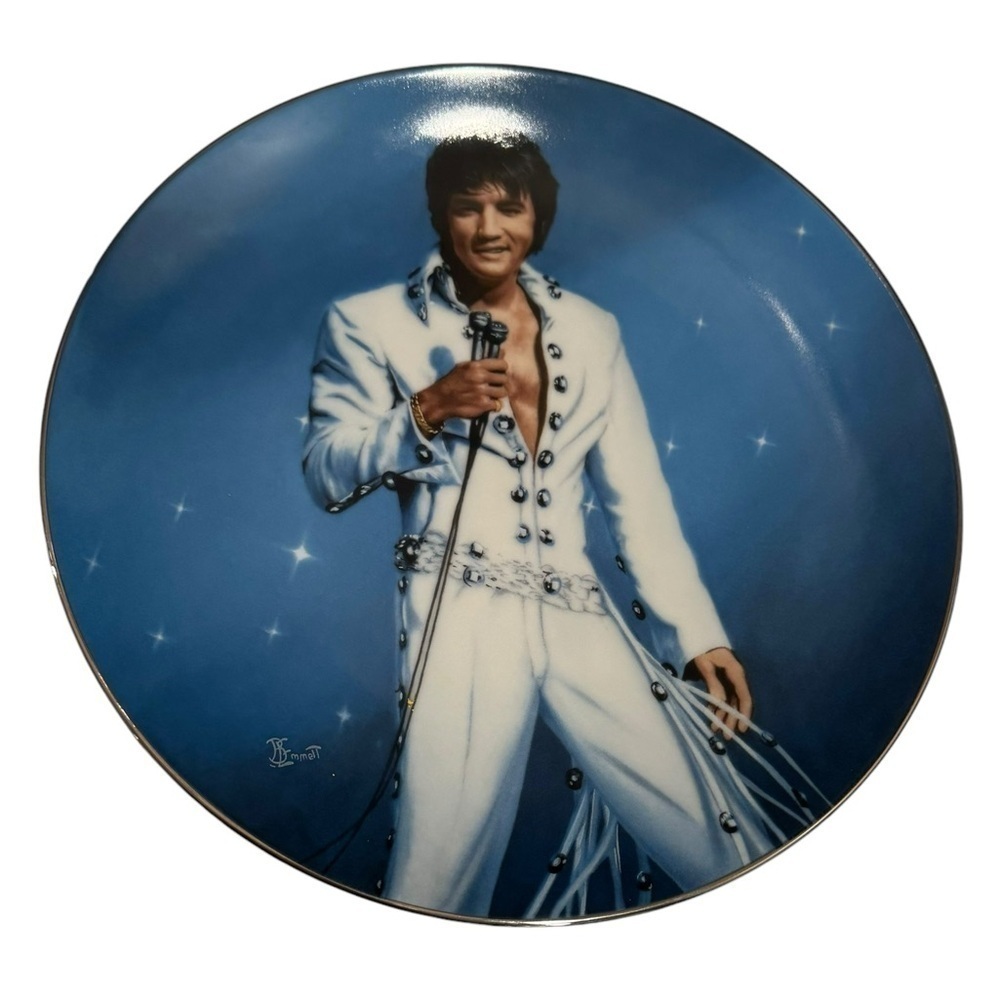 Elvis Presley King Of Las Vegas Vintage Collectors Plate 8 1/4 inches